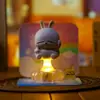 Figura de Coelha Rogue Fofa Cocô Caixa Surpresa Artesanato em Resina com Efeito de Iluminação Adorável para Mesa Presente para Estudante
