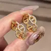 Electrochapado en Oro Real de 24 Quilates, Fuerte Retención del Color, Diseño de Lujo Ligero, Aretes de Clip para Nariz de Cerdo con Diamantes Completos, Estilo de Nicho, Pendientes Versátiles
