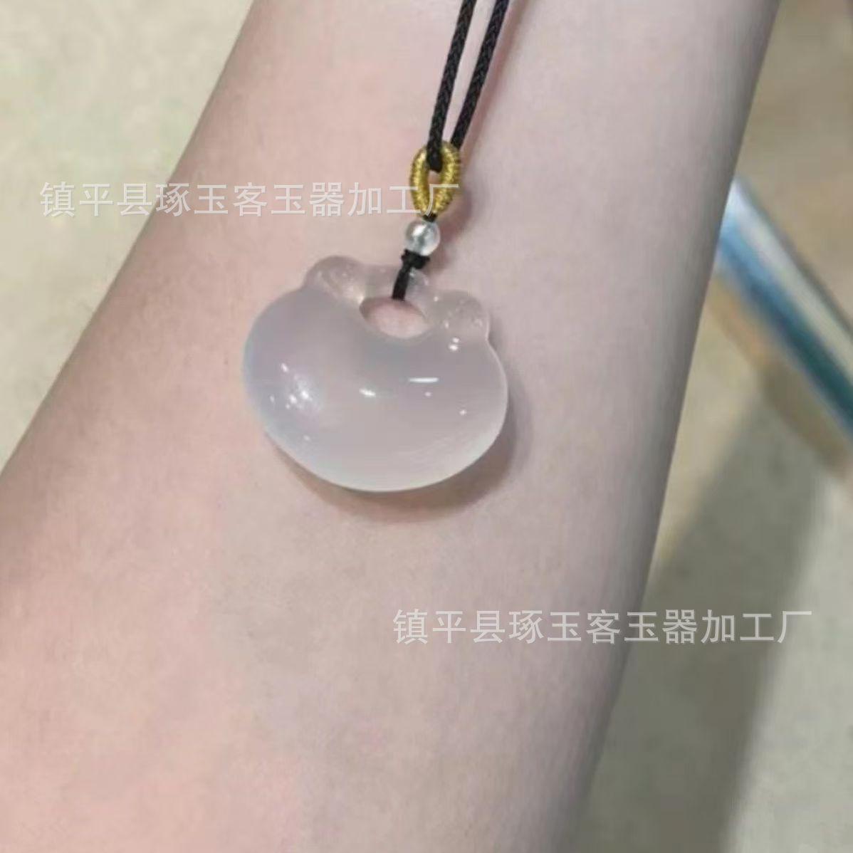 玉髓吊坠