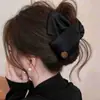 [Procesamiento Personalizado] Pinza para el Cabello Triángulo Negro para Mujer, Estilo de Alta Gama, Adecuada para Cabello Grueso, Pasador para la Parte Posterior de la Cabeza, Pinza de Tiburón