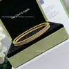 Pulsera Kaleidoscopio de Trébol de Cuatro Hojas V-Gold, Versión Estrecha, Gruesamente Chapada en Oro Rosa de 18K, Versión Ancha, con Perlas, Pulsera Completamente Incrustada de Diamantes
