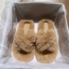 2022 Nuevas Pantuflas de Invierno para Mujer Moda Más Fáciles de Combinar Celebridades de Internet Douyin Recomendadas Pantuflas Cruzadas Casuales Más Fáciles de Combinar Hogar Suela Plana