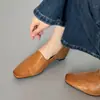 Ropa exterior minimalista, perezosa, a la moda, cómoda, zapatos de boca profunda, slip-on para mujer, zapatos de trabajo profesionales para commuting, estilo nuevo en stock