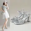 Zapatillas de Estilo Minimalista Puro de Alta Gama Simples Diseño de Alta Calidad 2026 Zapatos de Mujer Más Vendidos Temperamento de Moda Tendencia