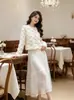 2026 Primavera/Otoño Nuevo Estilo Francés Flor 3D Estilo Xiang Pequeño Chaqueta para Mujer Cuello Redondo Perlas Corta Elegante Temperamento Top