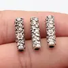 20x5.4x5.4mm, diámetro del agujero aproximadamente 2.7mm, 1.6g, plata antigua, cuentas tubulares cilíndricas con patrón de flor