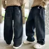 Roupas Infantis Calças de Outono para Meninos Estilo Primavera e Outono 2026 Novo Modelo para Crianças Maiores Calças Longas de Outono Jeans Modernos para Meninos