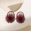 Aretes de Flor Calada con Spray Mate de Color Caramelo para Mujer, Uso Diario, Vacaciones, Fiesta, Estilo de Nicho, Aretes Exagerados