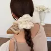 Elástico de cabelo scrunchie de renda vazada com pérolas, estilo vintage suave, versátil para o dia a dia, prendedor de cabelo