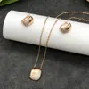 Conjunto de pendientes y collar Xuping estilo vintage de nicho europeo y americano transfronterizo, conjunto de joyería elegante de aleación de cobre, venta al por mayor y hecho a medida