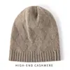 Gorro 100% Cachemir Otoño e Invierno 2025 Nuevo para Hombre y Mujer Casual con Protección para Orejas Moda Trenzada en Cable Gorro de Punta