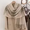 Bufanda Versátil de Estilo Japonés de Gama Alta con Cuadros de Estilo Coreano para Mujer, Chal Grueso Suave y Cálido para Viajes de Otoño e Invierno, Bufanda para el Cuello a Prueba de Frío
