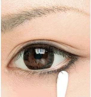 眼线笔化5