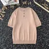 Nueva Camiseta de Manga Corta de Punto Popular Harajuku, Sencilla, con Botones y Cuello Henley, Tendencia de Moda para Hombre