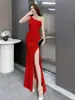 Vestido de Festa Elegante de Uma Alça Estilo Fenda Longa Design de Nicho de Luxo Leve Modelo Novo de Verão 2026 Apresentador