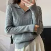 Tecido de fio fiado no núcleo Suéter de malha feminino gola lapela suéter de trança de ponto de arroz camada base versátil blusa de tricô T-shirt simples que afina