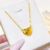 Loja Dourada Mesmo Estilo Deslumbrante Colar Coração de Escama de Dragão, Corrente para Clavícula Feminina de Latão Refletivo Tridimensional de Alta Qualidade com Banho de Ouro