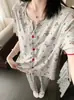 Conjunto de Pijama para Mujer de Primavera y Otoño, Doble Botonadura, Cuello en V, Manga Larga, Estampado Dulce de Dibujos Animados Anime, Costilla de Seda de Hielo, Se Puede Usar al Aire Libre