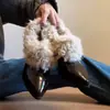 2026 Estilo Coreano Cálido Nuevo Felpa Engrosada Persona Pequeña Zapatos Peludos Punta Aguda Retro Tacón Grueso Mary Jane Sin Cordones