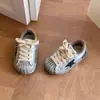Zapatillas de moda con puntera de concha y estampado de estrellas, nuevos estilos para niños, zapatos de moda para niñas, zapatillas deportivas de suela blanda para bebés y zapatos para caminar para niños