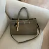 Bolsa Transversal de Ombro Único Texturizada Novo Estilo 2026 Primavera Personalizada Simples Moda Casual Bolsa Tote Nicho Feminina
