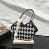 Bolsa Vintage Feminina 2024 Nova Tendência de Inverno Bolsa Feminina Popular Estilo Ocidental Bolsa de Ombro Transversal Bolsa Simples de Balde