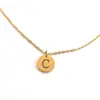 Collar con Colgante de Alfabeto de Acero Inoxidable 26 Letras, Cadena para Clavícula, Pieza Redonda Chapada al Vacío en Oro de 18 Quilates, Colgante de Acero de Titanio de Moda, Superventas Transfronterizo