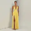 Vestido largo de verano nuevo elegante para mujer europea y americana, color liso, sin mangas, cuello en V, cuello halter, tirante drapeado, con abertura