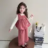 Conjunto de tres piezas con apliques de encaje para niñas estilo coreano, nueva moda de primavera y otoño 2026, atuendo moderno para niñas pequeñas