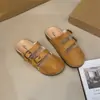Casal de desenhos animados Burken Shoes Mulheres 2024 Verão Novo Estudante Dedo Redondo Moda Burken Chinelos Preguiçosos