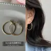 Aretes con un Toque Metálico como los de Zhao Lusi, Elegantes y Sencillos, Aretes de Lujo Ligero y de Gama Alta para Mujer