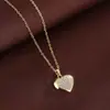 Collar Colgante Exquisito Corazón de Amor Exclusivo Transfronterizo Más Vendido para Mujeres, Collar de Mujer con Diseño de Nicho Moderno, Venta Directa de Fábrica