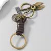 Llavero Creativo Retro Tijeras Colgante Tejido de Metal y Cuero Regalo para Pareja Llavero de Coche Adorno Personalizado