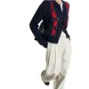 Cardigan jacquard de tricô com padrão de losangos color-blocking estilo college jaqueta curta feminina outono novo botões pequenos suéter macio e aconchegante cinza