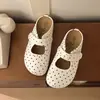 Pantuflas cerradas de suela gruesa con estampado de lunares estilo francés para mujer, nuevas de otoño 2026, mules sin cordones estilo Birkenstock para usar en exteriores