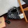 Bolso de Mano Nuevo de Nicho Retro de Lunares con Acabado de Alta Gama Bolso Tote Pequeño para Salir Bolso de Hombro Único Cruzado Versátil de Moda para el Trabajo