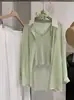 Conjunto Duas Peças Kekezoon Camisa de Proteção Solar Fina de Comprimento Médio + Colete de Renda com Elástico de Cabelo Roupas de Verão Femininas 7331