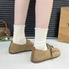 Sapatos baixos femininos estilosos, estilo Birkenstock, design novo, versáteis com fivelas, mocassins fáceis de calçar, sola macia, retrô, tamanhos grandes para mulheres
