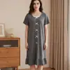 Camisón Dulce de Manga Corta para Comercio Exterior, Hecho de Tejido de Seda de Leche con Dobladillo Ondulado, Diseño Holgado de Longitud Media, Amigable con la Piel y Transpirable