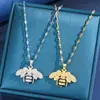 Acero de Titanio Lujo Microincrustado Zirconia Colgante Abeja Collar de Acero de Titanio Cadena de Clavícula Popular en Europa y América Joyería al por Mayor