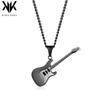 Colgante de guitarra de acero y titanio transfronterizo europeo y americano, collar de instrumento musical de metal para hombre, joyería personalizada sin género.