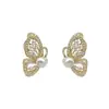 Brincos de Borboleta Vazada com Pérola Banhados a Ouro Real Micro-Incustados Estilo Dama Elegante Francesa Brincos de Moda Doces para Mulheres