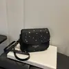 Bolsa feminina casual, bolsa de ombro de design nicho, novo modelo 2026, grande capacidade, única e simples, bolsa pequena de ombro cruzado