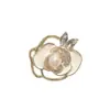 Broche de Perla de Camelia para Mujer, Broche de Nicho de Alta Gama, Ropa de Traje, Accesorios Anti-Exposición, Broche Versátil