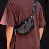 Bolso de hombre nuevo de cuero genuino, bandolera informal versátil, bandolera personalizada de moda para hombre, mochila pequeña vertical de piel de vaca para mujer