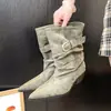 Botas de cavaleiro retrô versáteis, tamanho grande, 2026 western de bico fino ajustado, novas botas com fivela de salto grosso para mulheres, outono e inverno