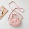 Bolso de Hombro Plegado con Letras para Niñas Primavera 2026 Fresco y Dulce Bolso Cruzado Pequeño de PU para Niños de Uso Diario