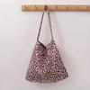 Bolso de lona con estampado floral fresco de Dongdaemun, estilo coreano, para mujer, estilo urbano, combinable, para debajo del brazo, precio unitario, gran capacidad.