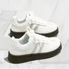 Tênis listrados com bolinhas versáteis para mulheres, novidade outono 2026 estilo campus coreano sola macia confortável casual sapatos de treino alemães
