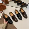 Mocasines Zapatos Nuevos de Cuero Mujer 2026 Zapatos de Cuero Suela Plana Zapatos Individuales Estilo Británico Moda Retro Fruncidos Hechos a Mano Otoño Pequeños